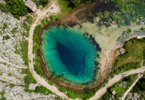 Oko Zemlje – izvor rijeke Cetine je fenomen prirode