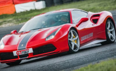 Racing in Italy - vozite se na stazi s Ferrarijem u Milanu (5 krugova)