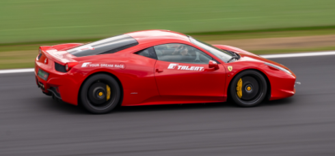 Ferrari 458 Italia ili Lamborghini Gallardo - 1 krug - uključen video-na stazama: Jesolo, Sarno, Viterbo, Pomposa, Castelletto, Busca