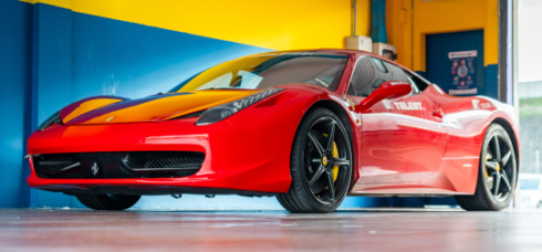 Ferrari 458 Italia ili Lamborghini Gallardo - 2 kruga na stazama: Lainate, Vairano, Magione, Modena