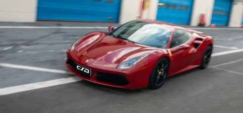 Ferrari 458 Italia ili Lamborghini Gallardo -1 krug na stazama: Modena, Lainate, Vairano, Magione
