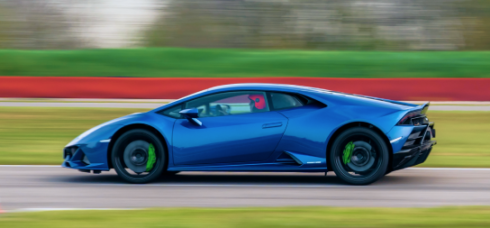 Ferrari 488 GTB ili Lamborghini Huracane EVO - 1 krug na stazama: Modena, Lainate, Vairano, Magione