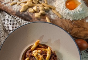 Ručak za dvoje u terminu od 12:00h. - 17:00h. u restoranu Makarun u Splitu