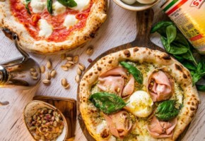 2 pizze u Antica Pizzeri u Grosuplju za 2 osobe 2 pizze u Antica Pizzeri u Grosuplju za 2 osobe