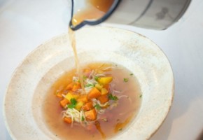 Meni u 3 slijeda u Karlovoj gostionici u Mariboru za 2 osobe