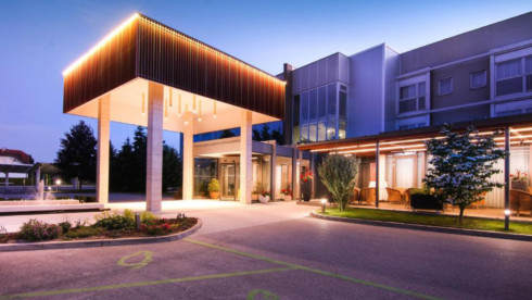 Četverodnevni kraljevski odmor za dvoje u hotelu Vivat